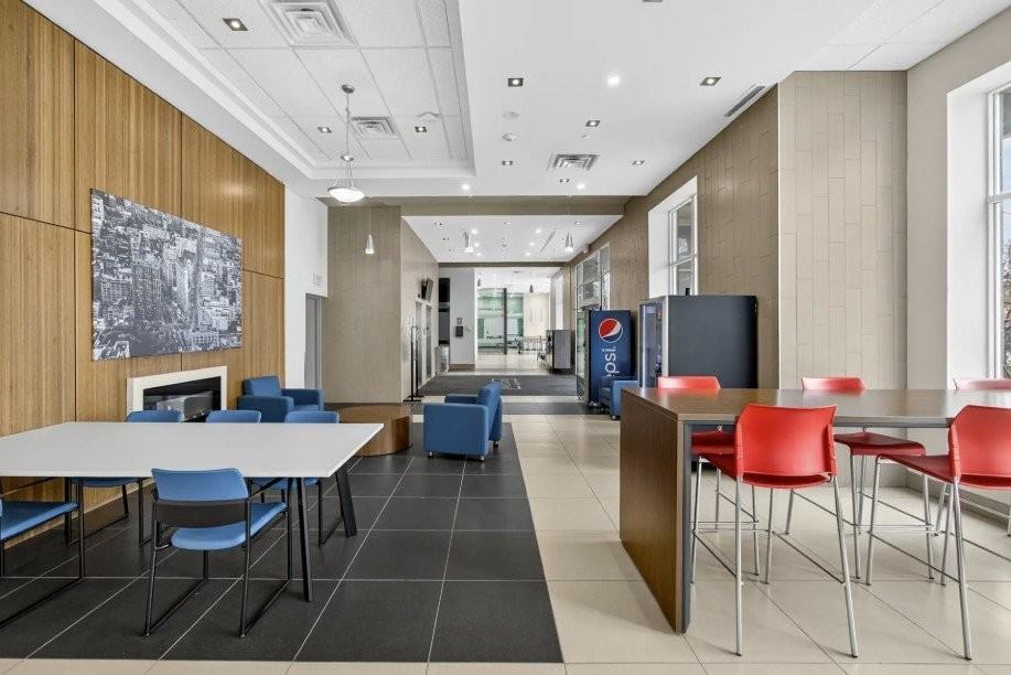 315 King St N - Photo 7 of 9