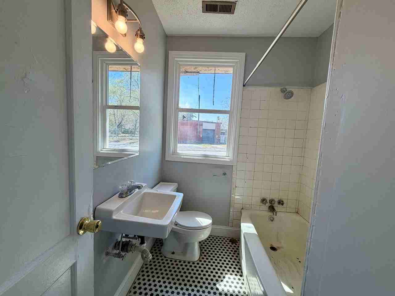 634A Miller Rd - Photo 6 of 7