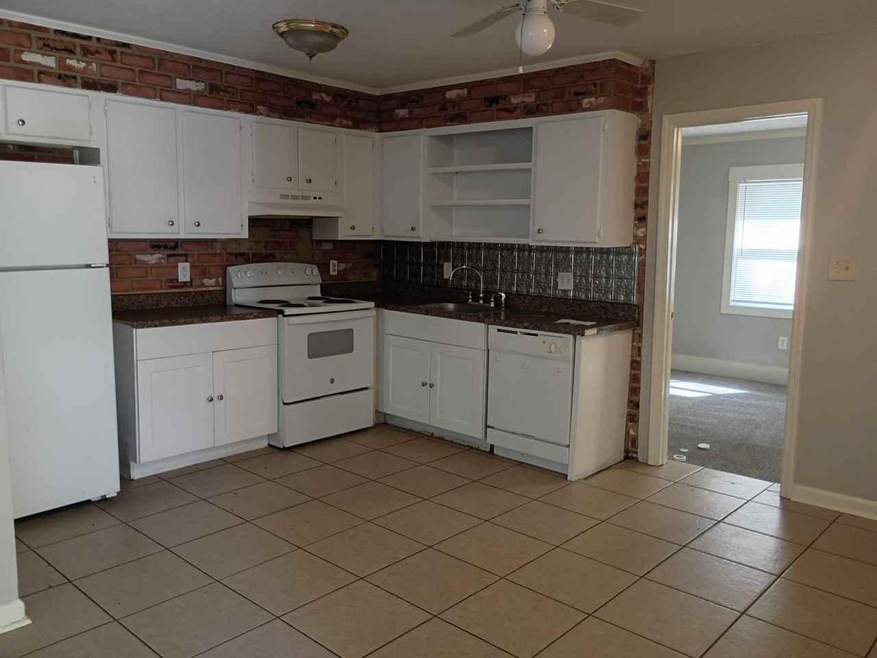 2428 Bon Air Dr - Photo 4 of 20