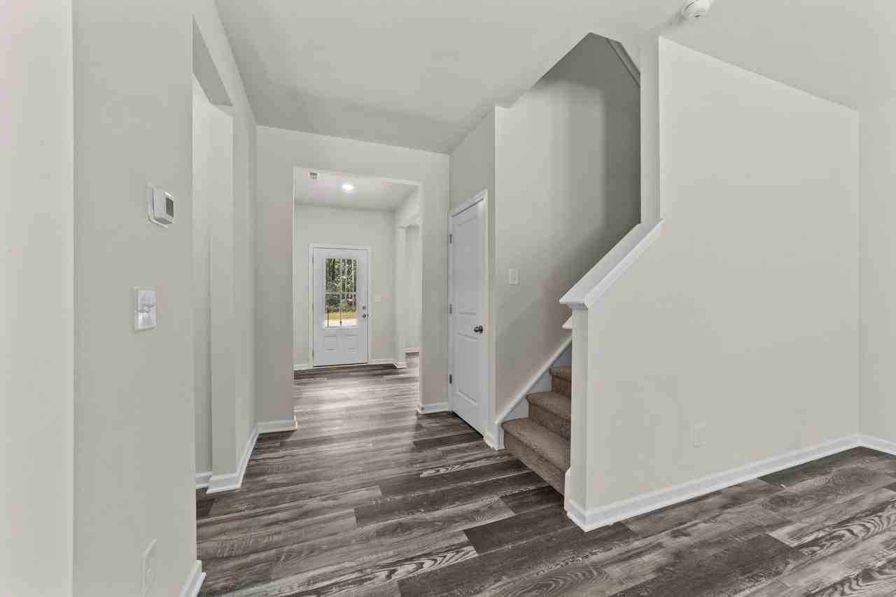 1210 S Claiborne Rd - Photo 4 of 8