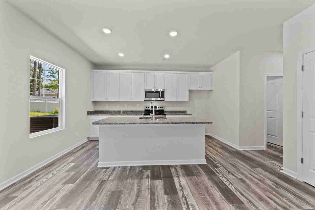 1210 S Claiborne Rd - Photo 6 of 8