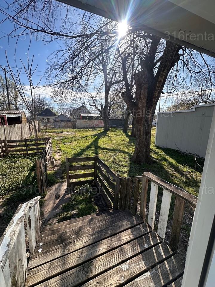 1526 S Water St - Photo 5 of 15