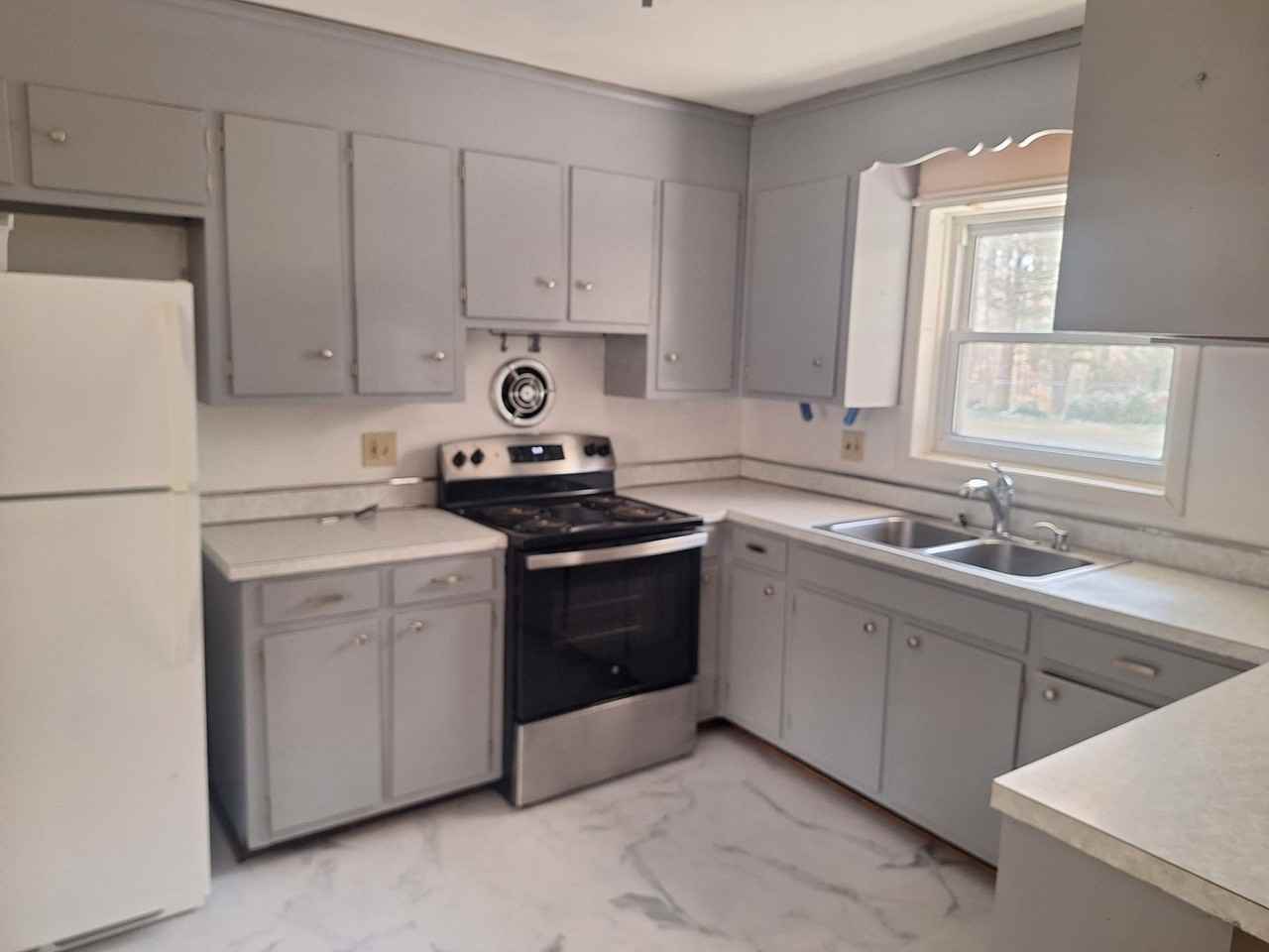 4851 Fenton Mill Rd - Photo 3 of 12