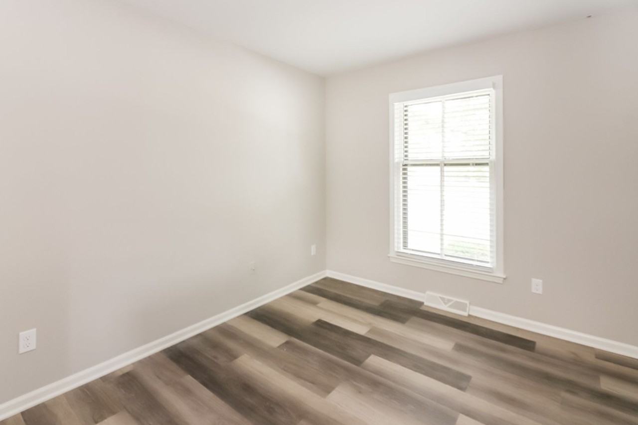 408 Ne Noeleen Ln - Photo 6 of 21