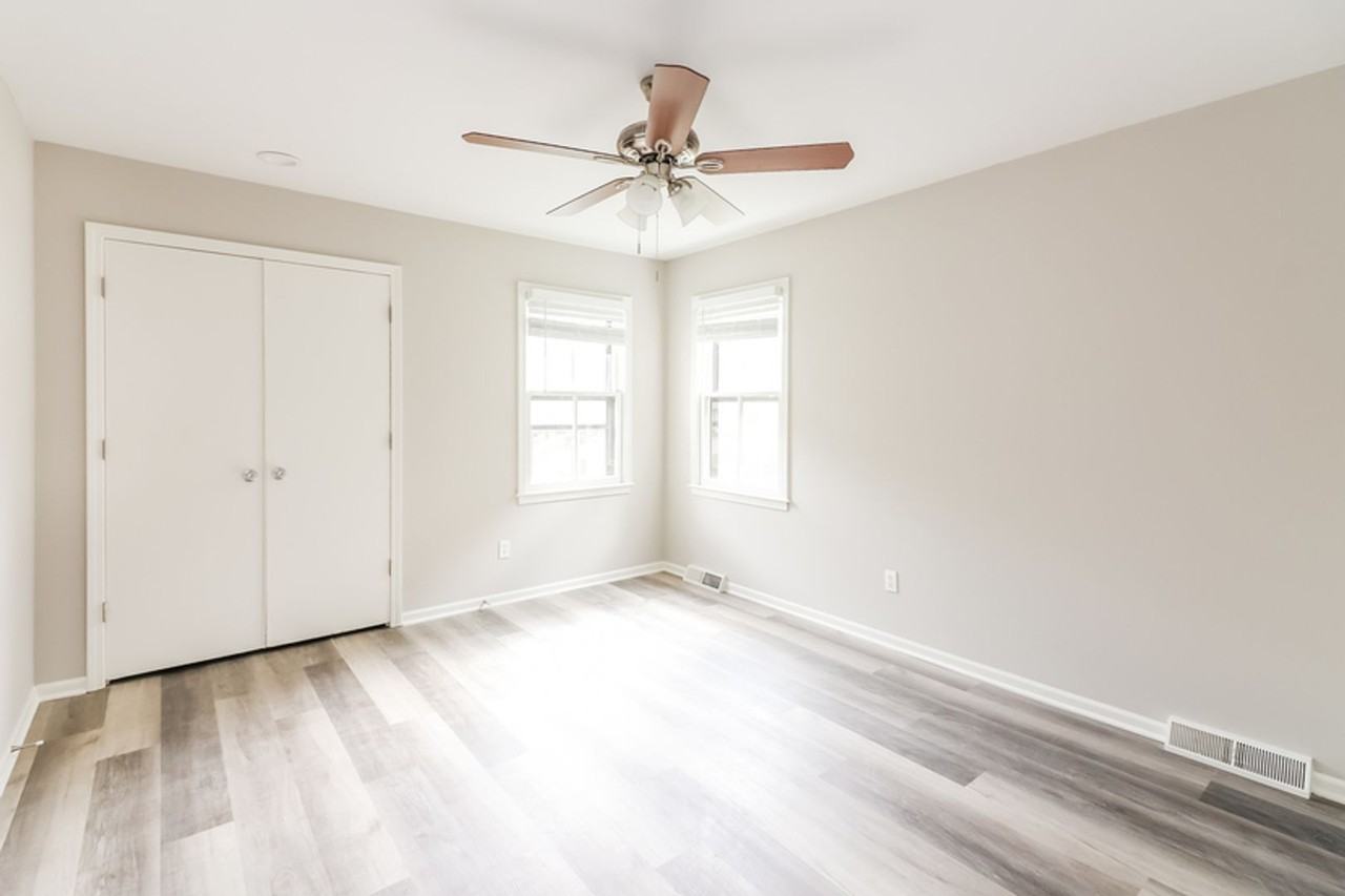 408 Ne Noeleen Ln - Photo 7 of 21