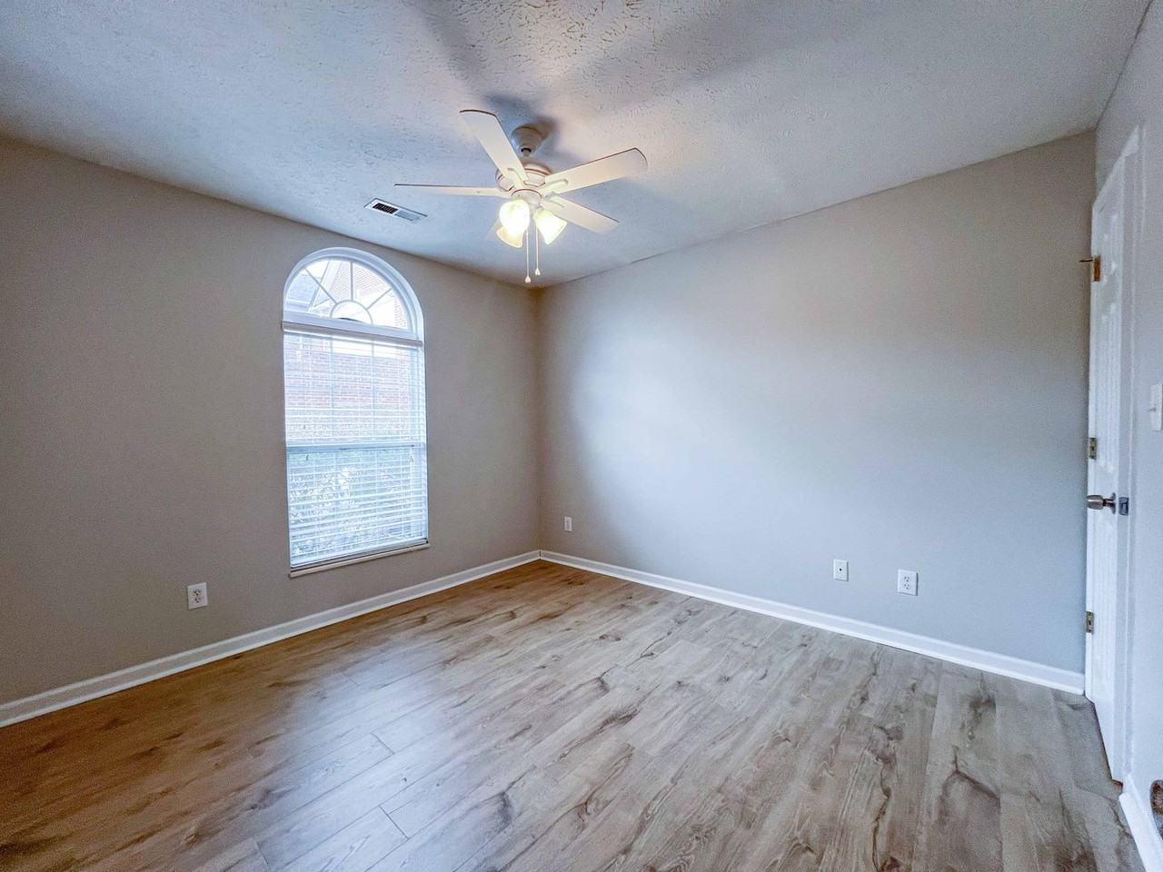 6812 Pemmbrooke Shire Ln - Photo 6 of 21