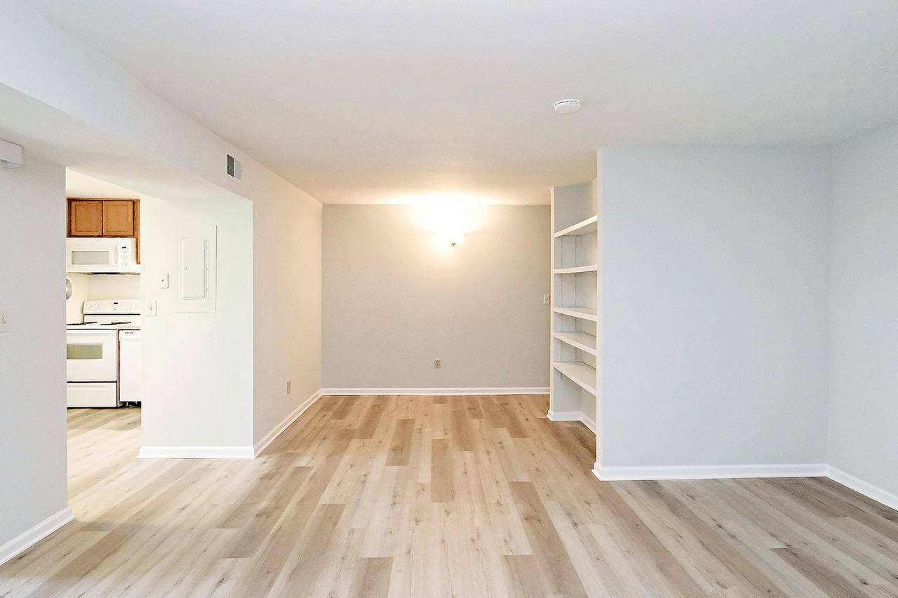 10 Spring Ct - Photo 2 of 12