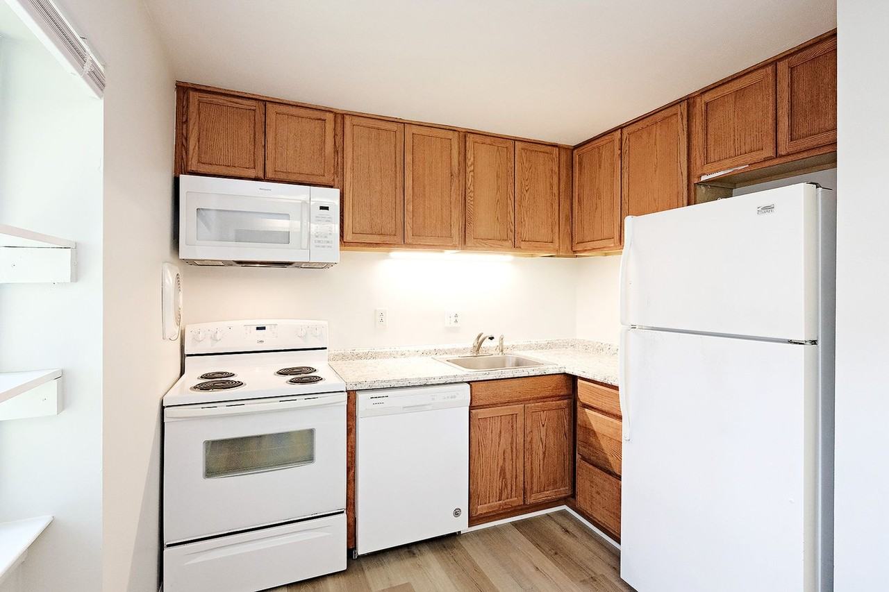 10 Spring Ct - Photo 3 of 12