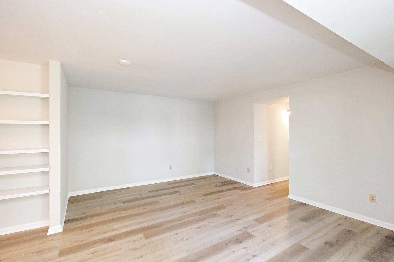 10 Spring Ct - Photo 5 of 12