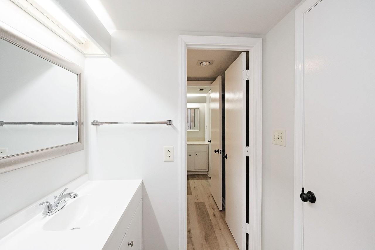 10 Spring Ct - Photo 7 of 12