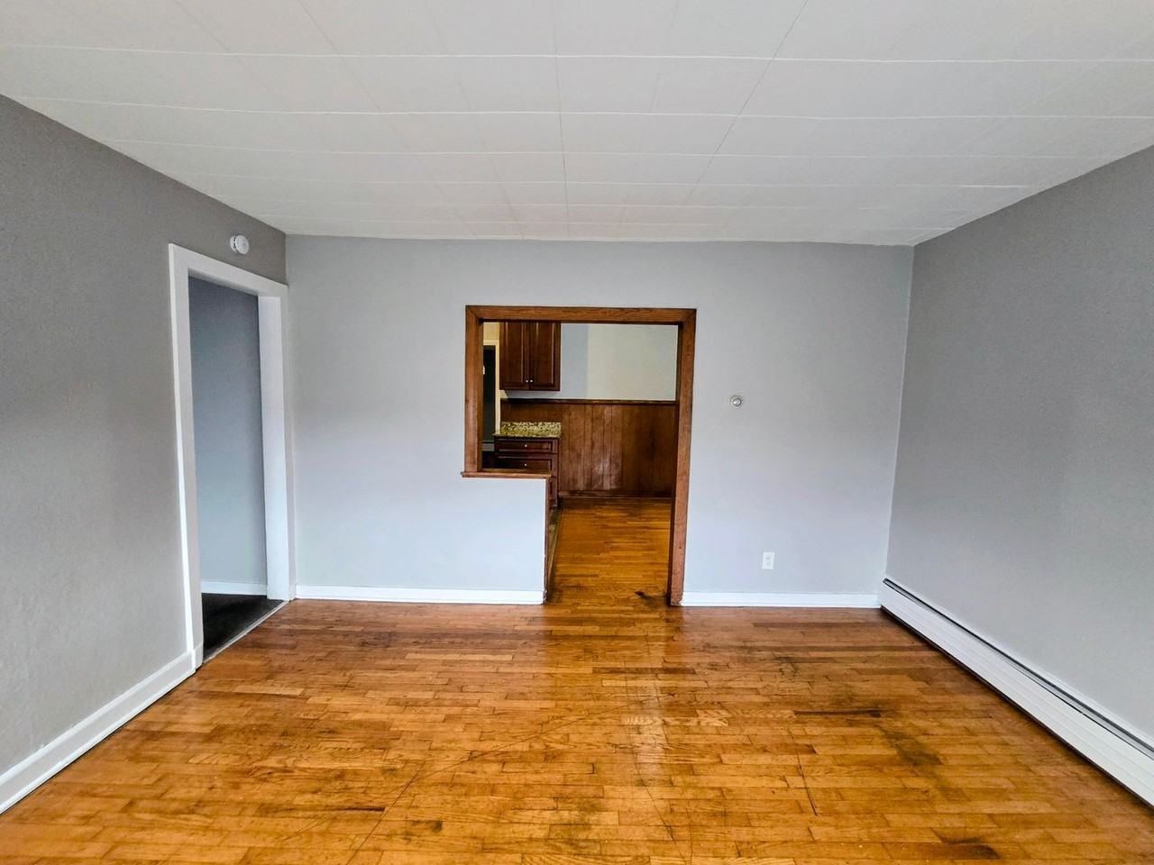 419 Front St - Photo 3 of 15