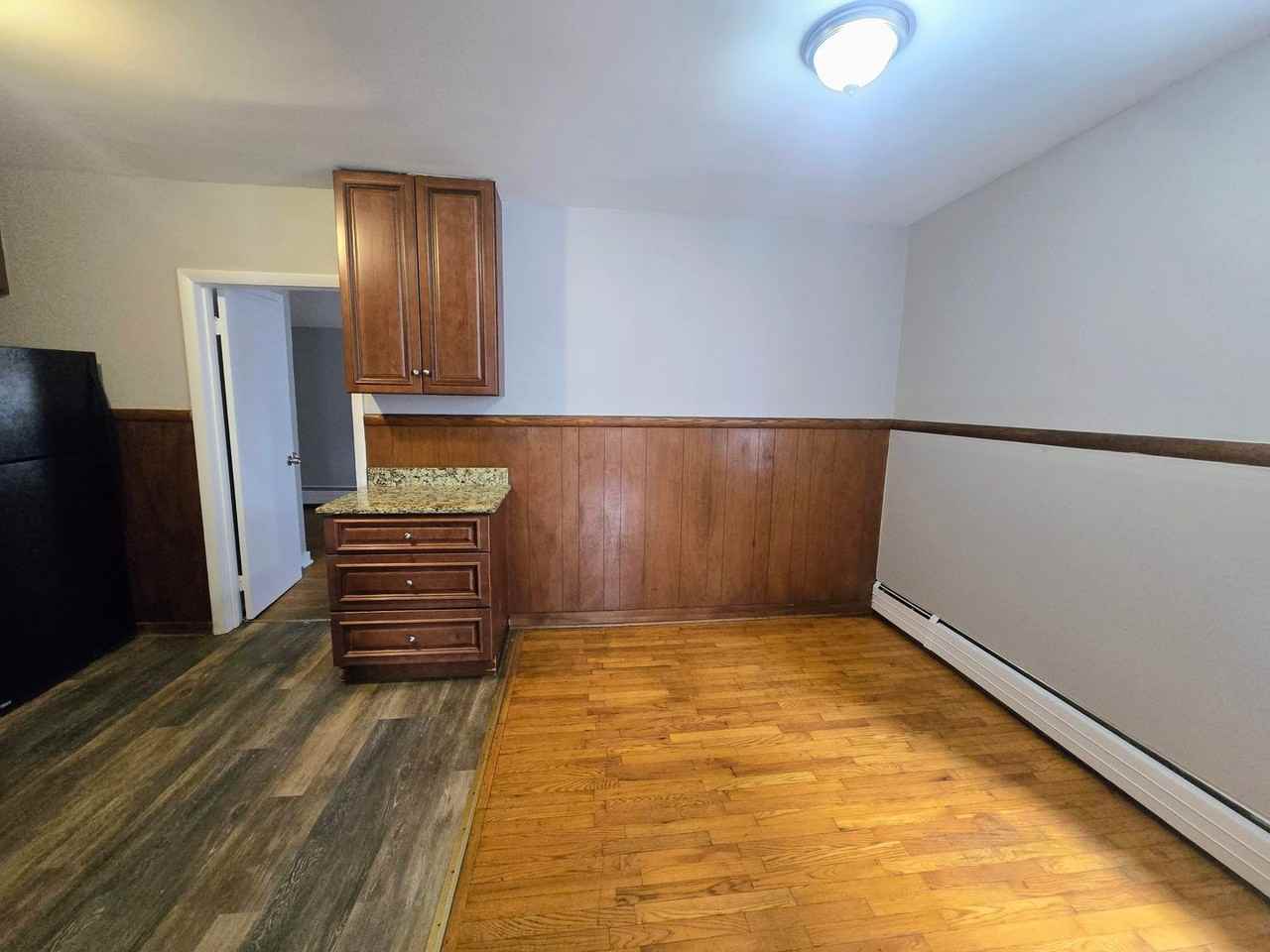 419 Front St - Photo 4 of 15