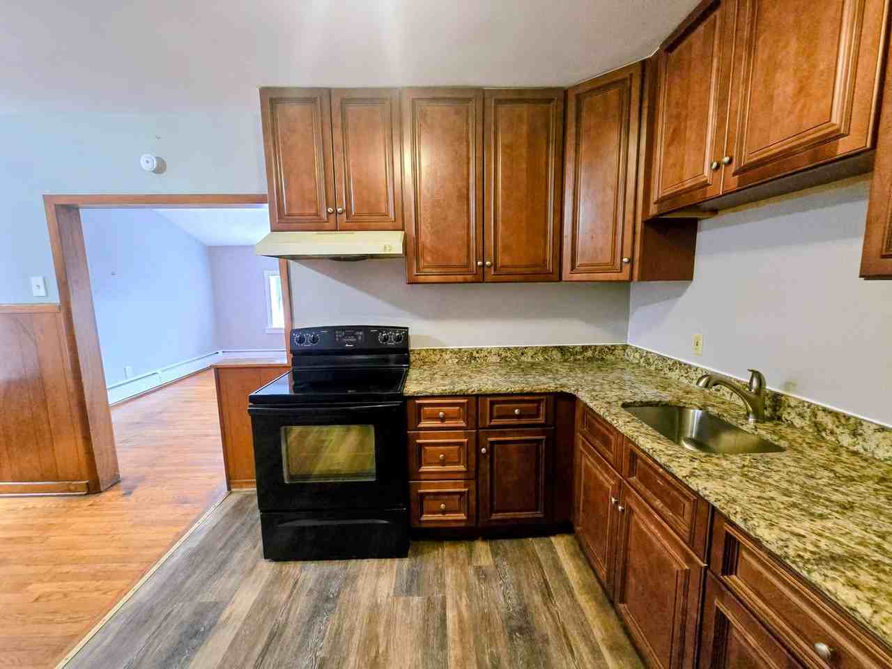 419 Front St - Photo 6 of 15