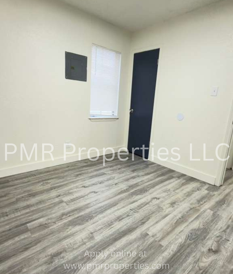 2128 Nw Pollard Ave - Photo 5 of 11