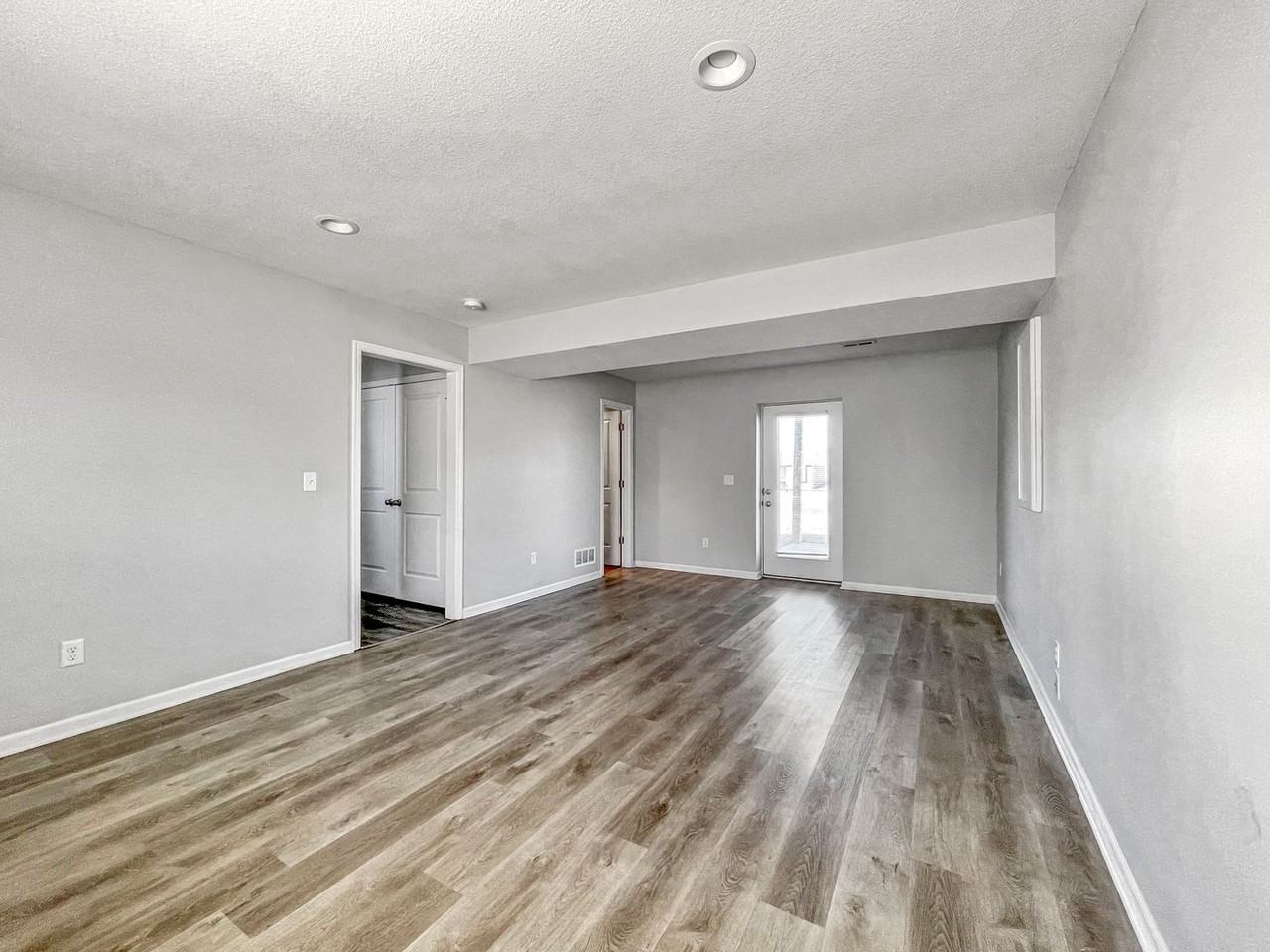 208 Ramblewood Dr - Photo 6 of 7