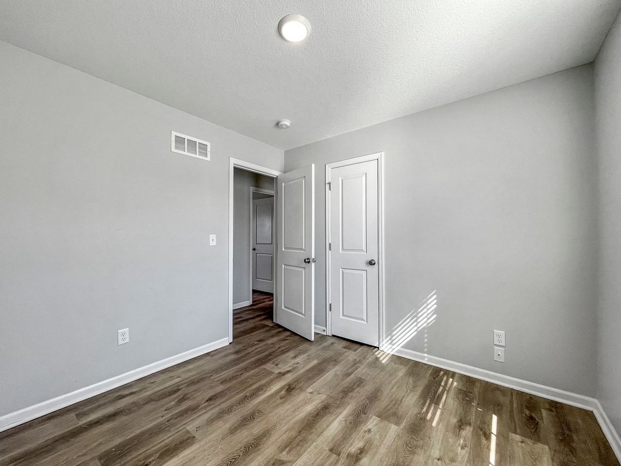 208 Ramblewood Dr - Photo 7 of 7