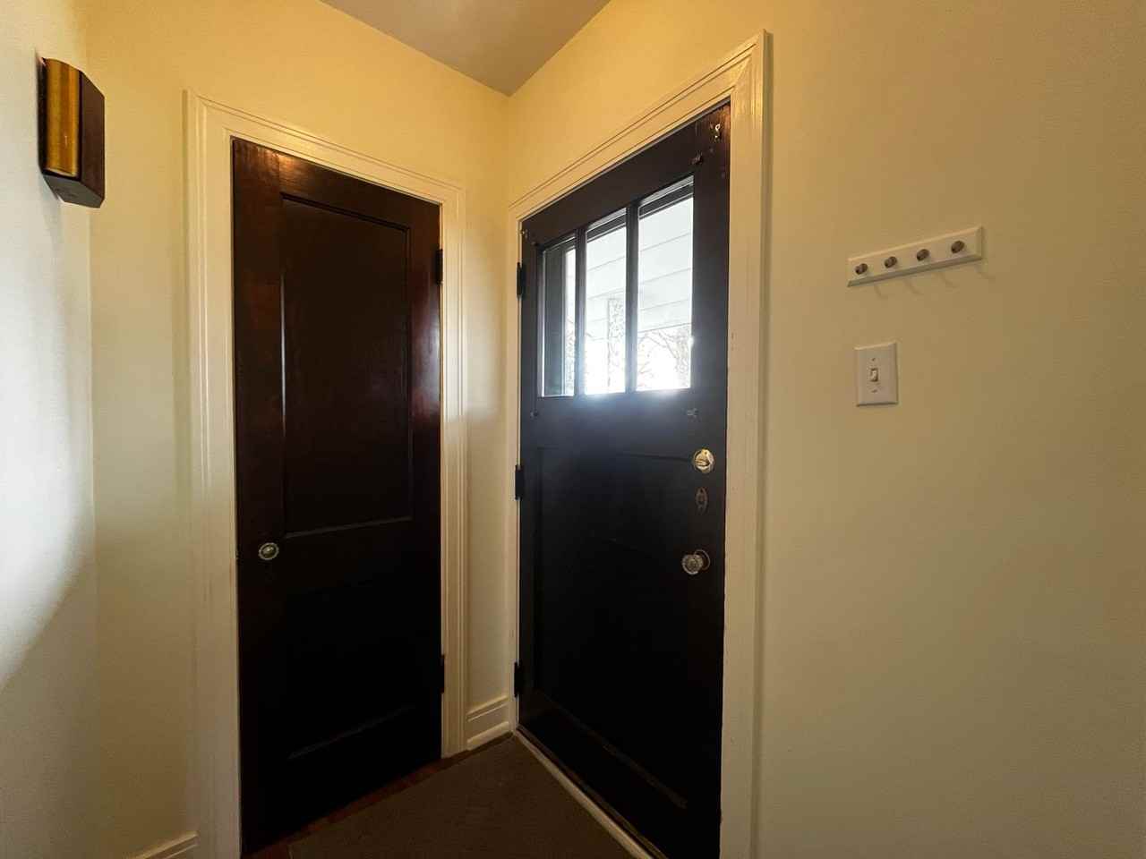 2706 Waynewood Dr - Photo 3 of 33