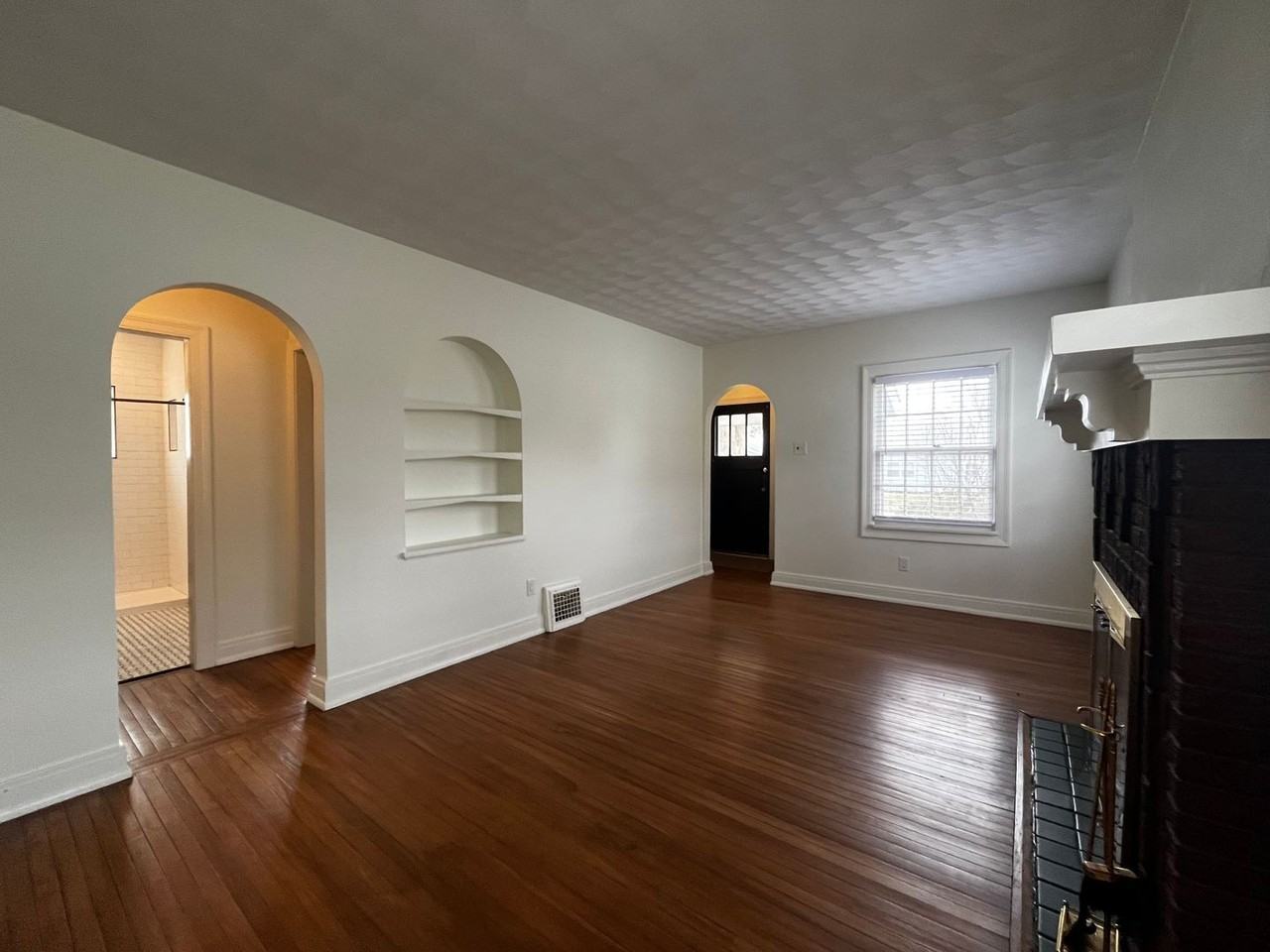 2706 Waynewood Dr - Photo 6 of 33