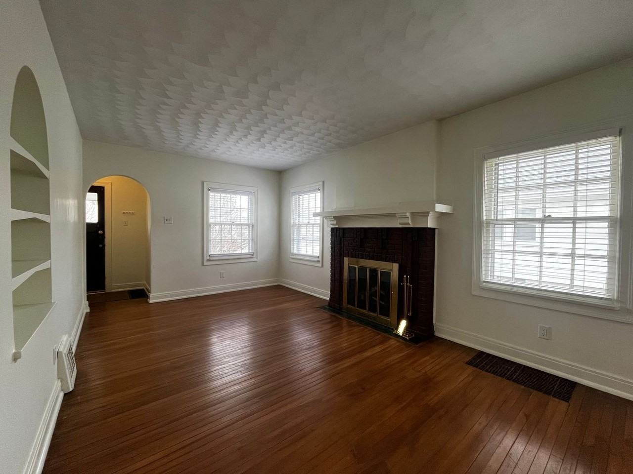 2706 Waynewood Dr - Photo 7 of 33