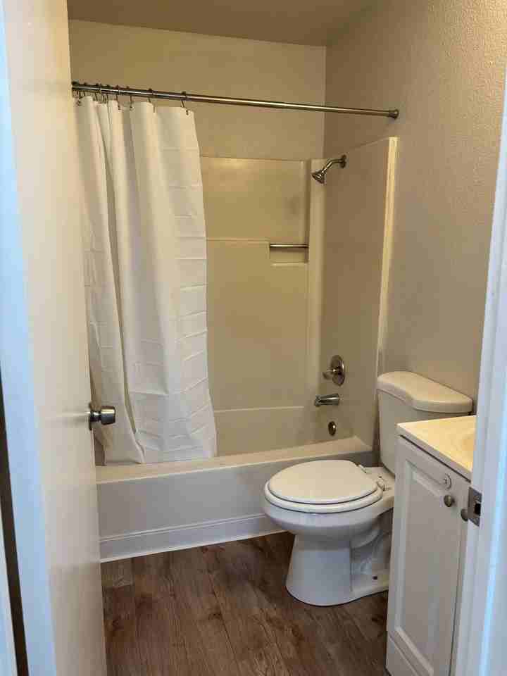 404 W. Cross St. - Photo 4 of 5