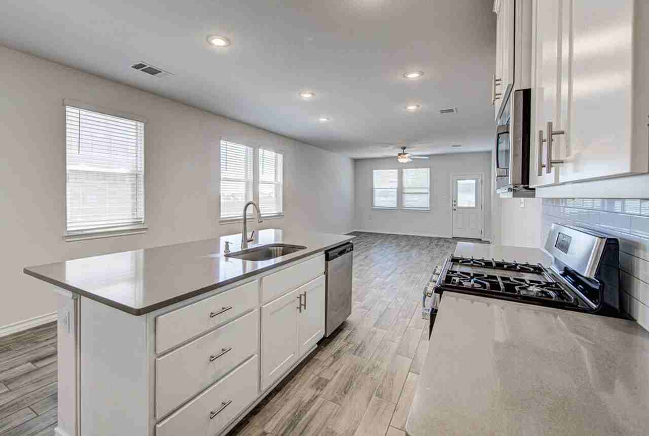 196 Pepperbark Loop - Photo 6 of 27