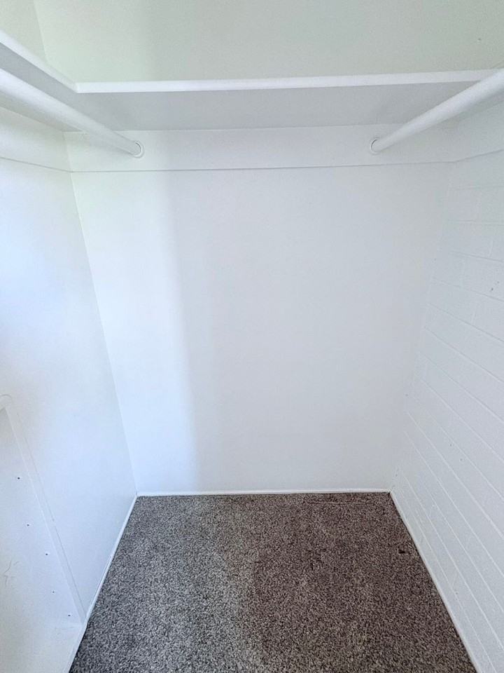 1101 S Duquesne Dr - Photo 4 of 29