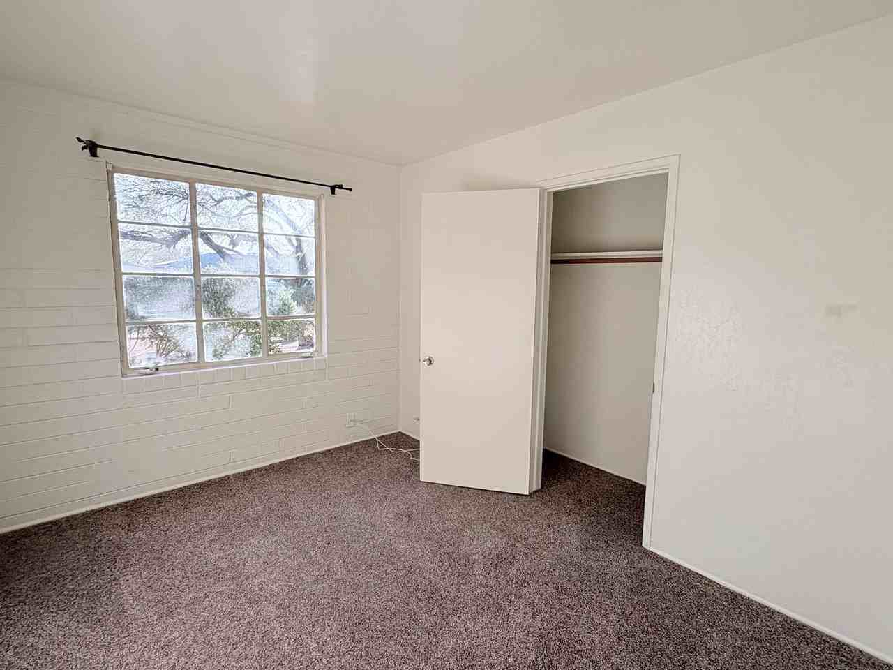 1101 S Duquesne Dr - Photo 7 of 29