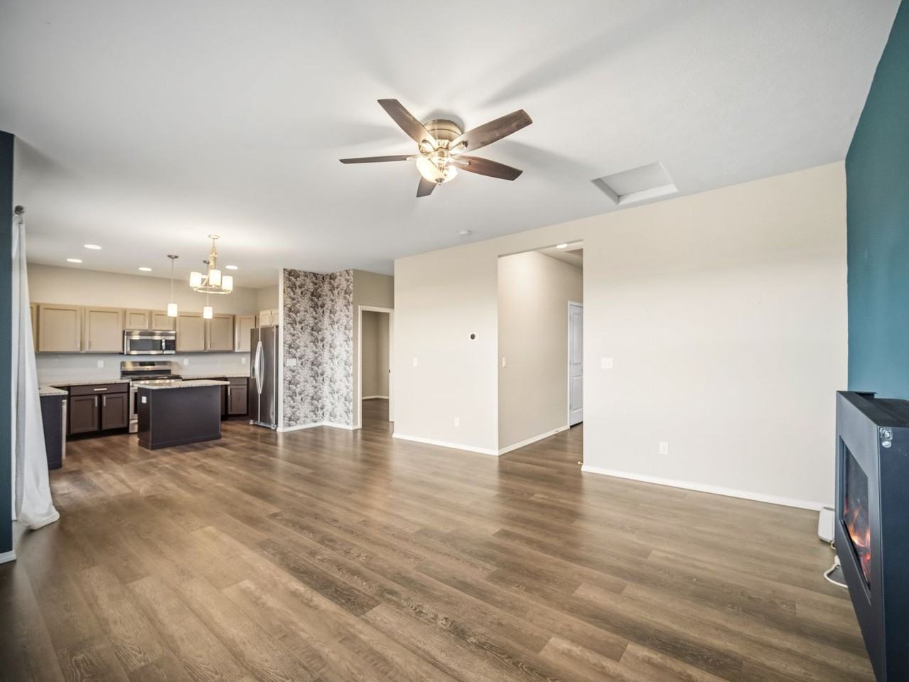 8411 N James Ct - Photo 5 of 50