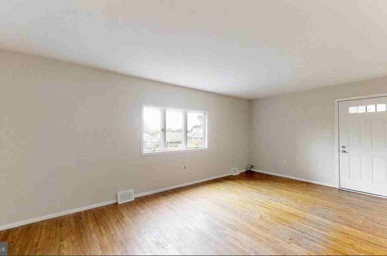 1521 Arline Ave - Photo 5 of 45