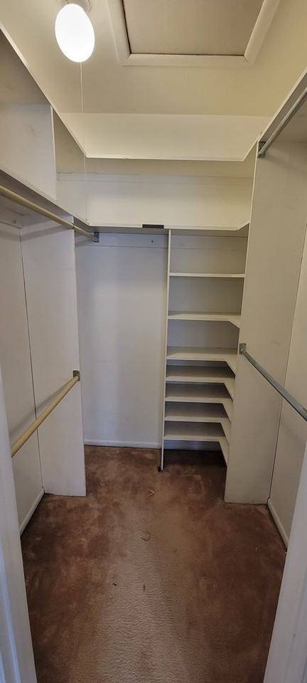 423 N Mount Vernon Cir - Photo 2 of 17