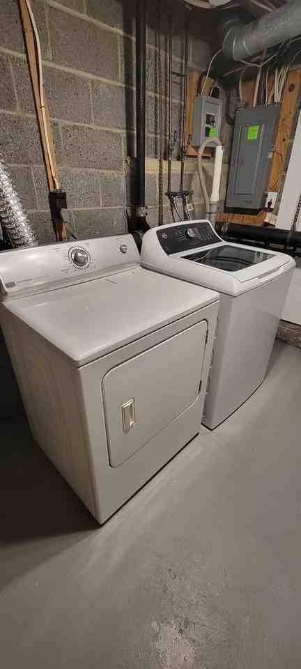 423 N Mount Vernon Cir - Photo 3 of 17