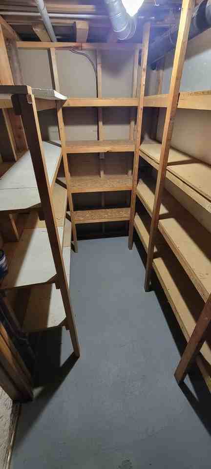 423 N Mount Vernon Cir - Photo 4 of 17