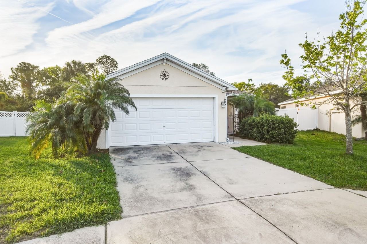 1005 Chandler Snowden Ct - Photo 2 of 25