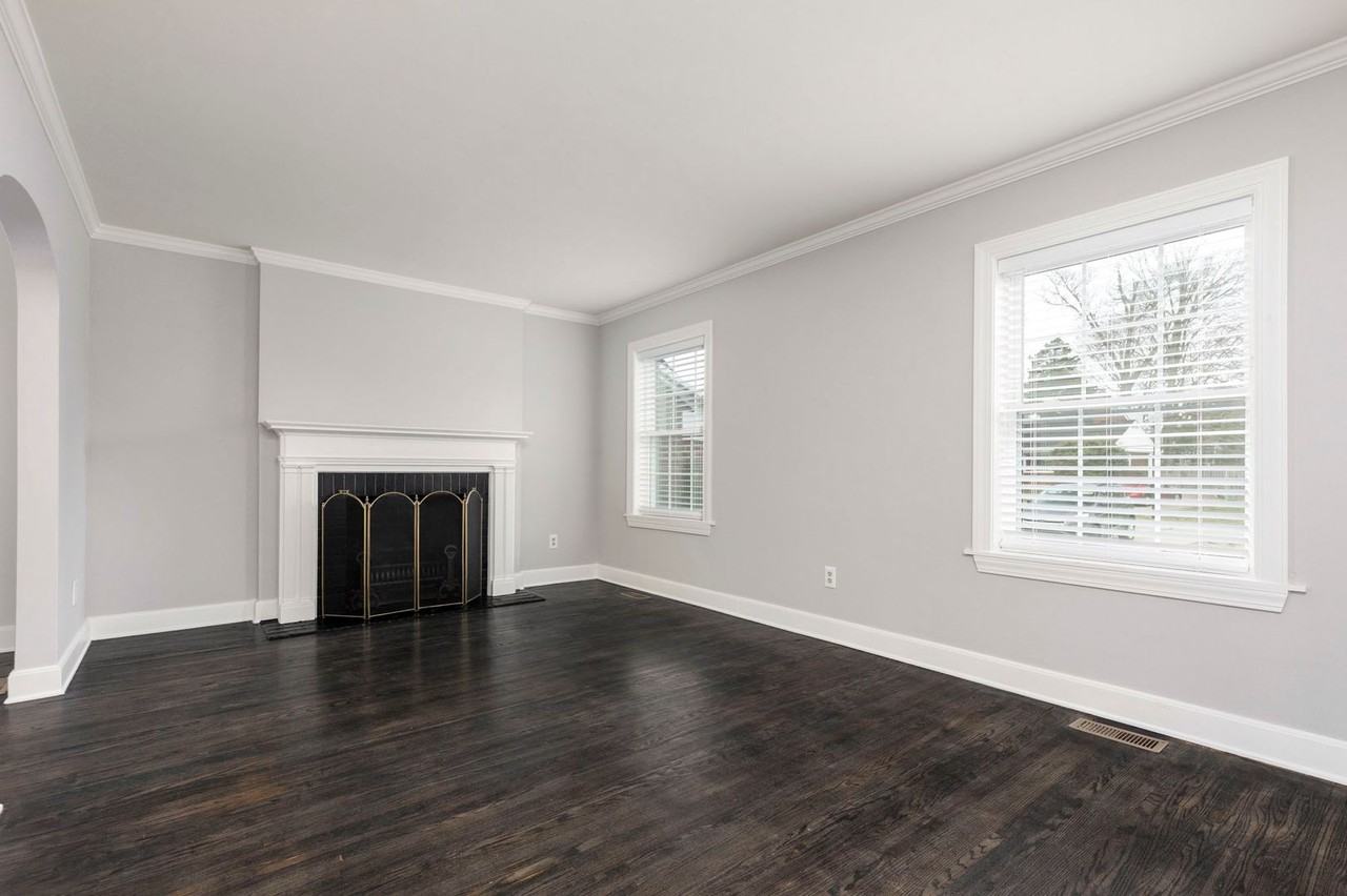 2664 Kings Hwy - Photo 3 of 41