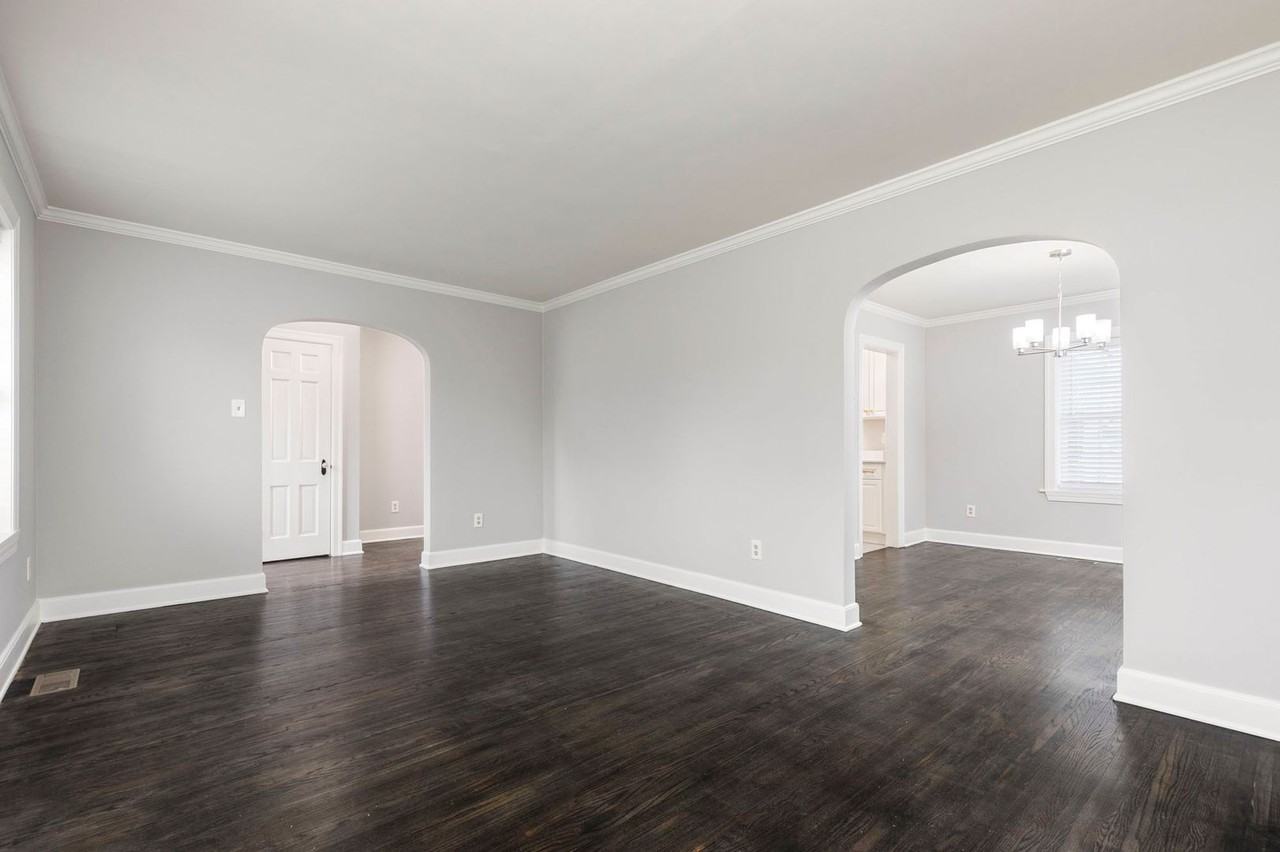 2664 Kings Hwy - Photo 5 of 41