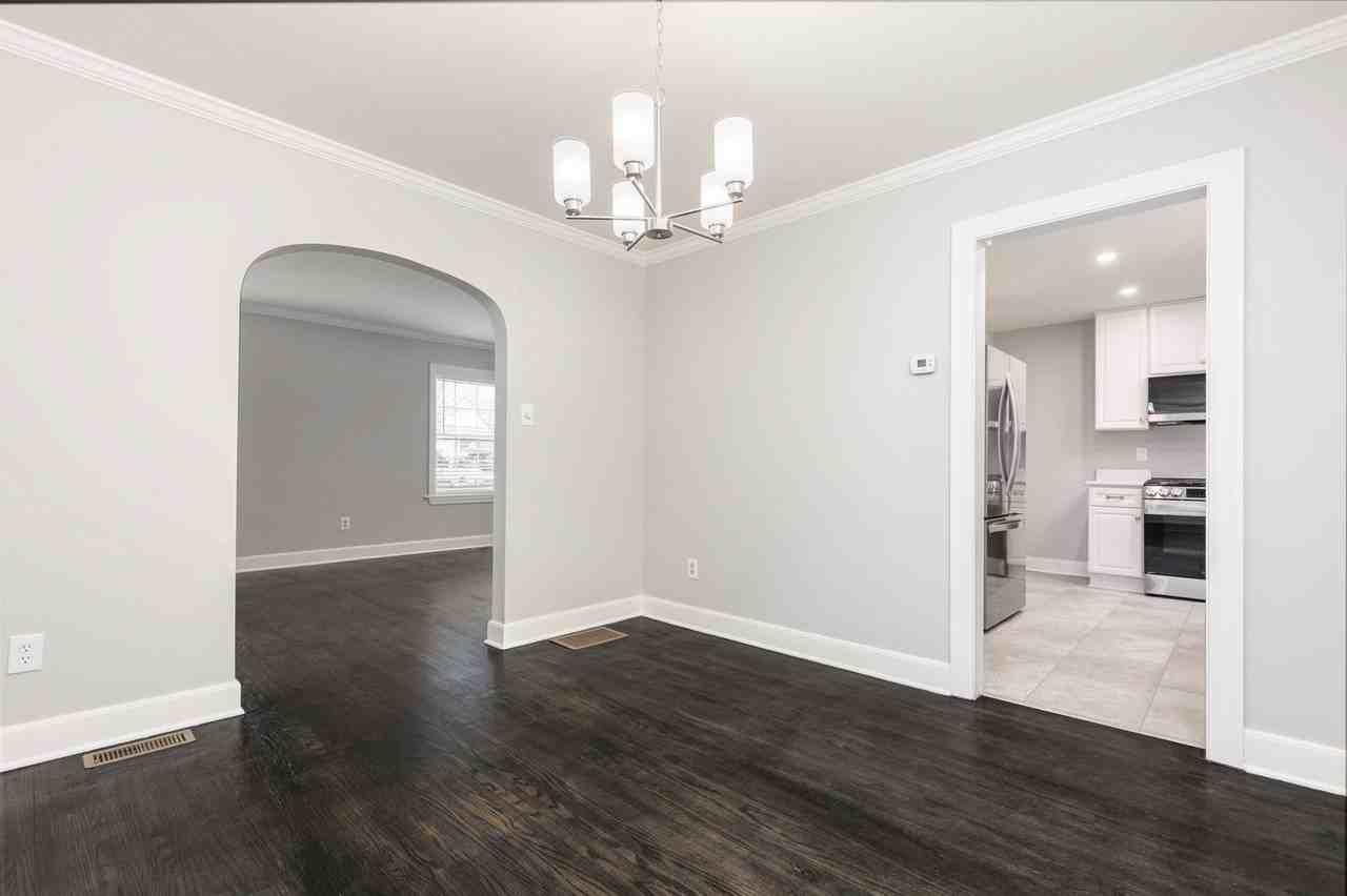 2664 Kings Hwy - Photo 7 of 41