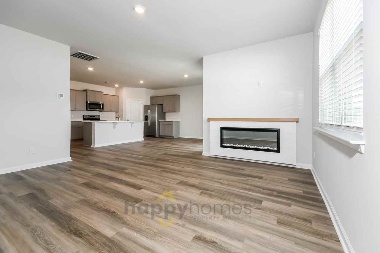 8019 Precious Ct - Photo 3 of 21