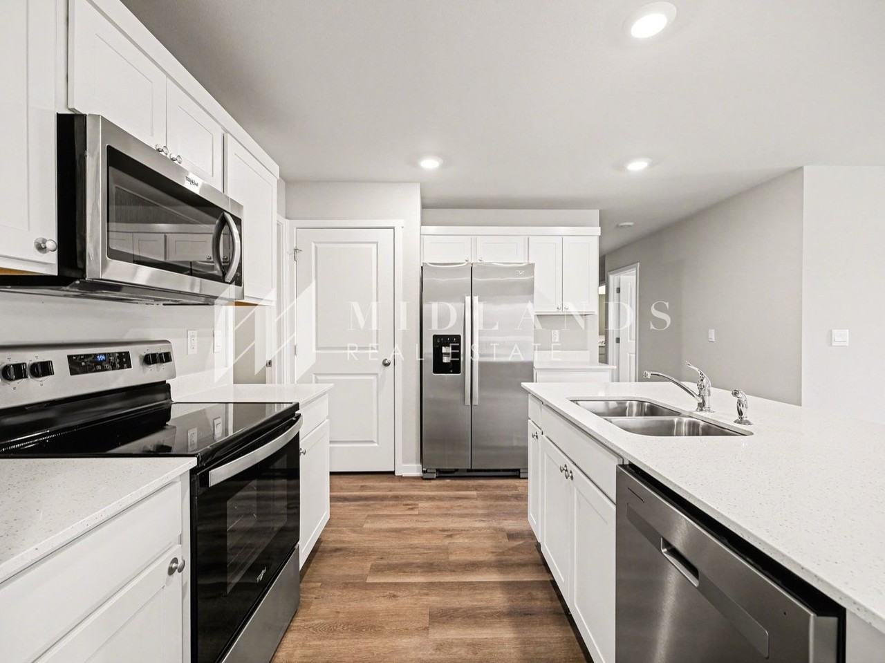 17814 Hampton Dr - Photo 4 of 18