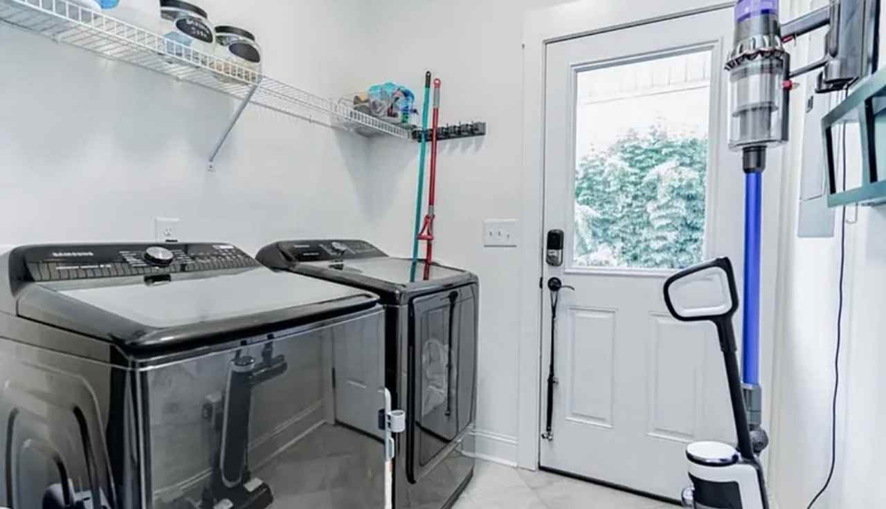 17 E Decatur St - Photo 4 of 11