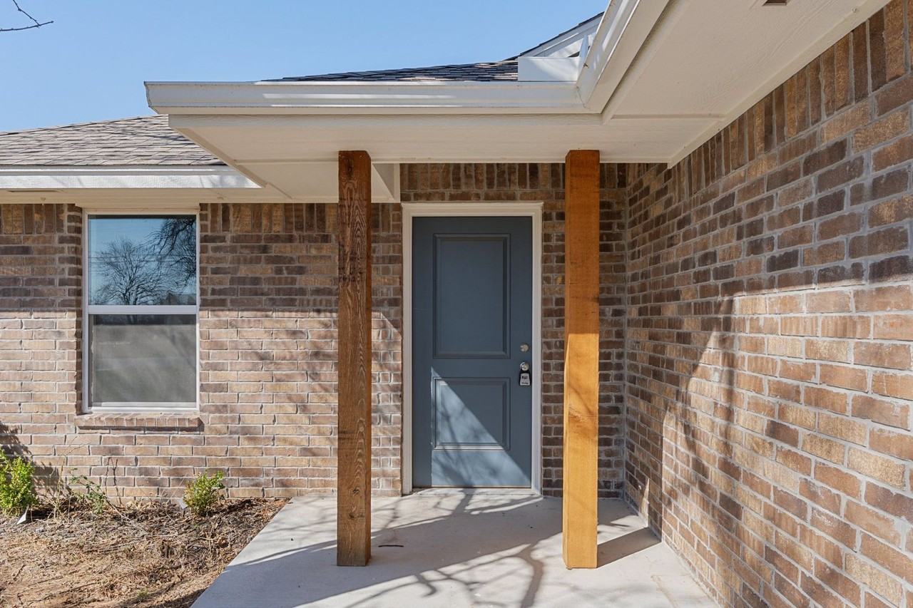 12529 Ne 36th St - Photo 5 of 33