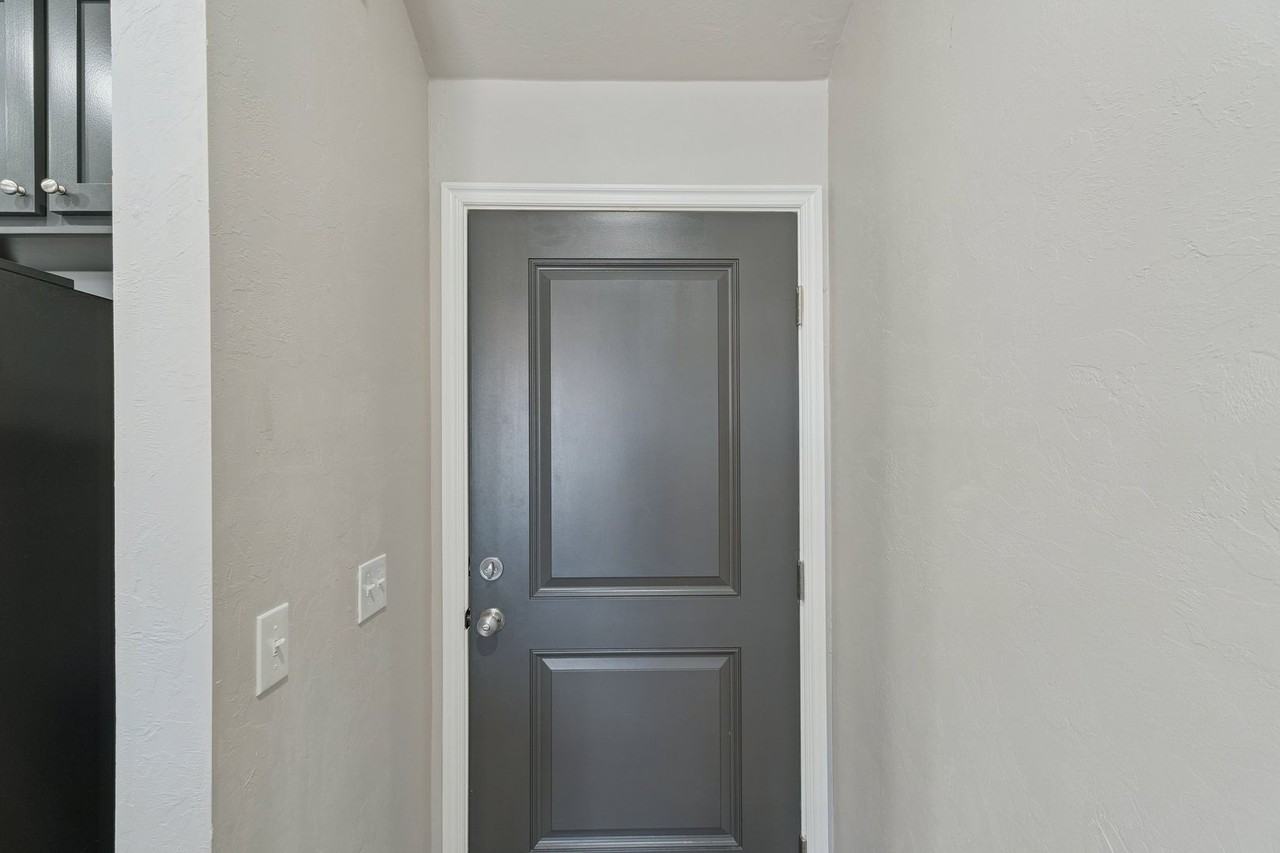 12529 Ne 36th St - Photo 6 of 33