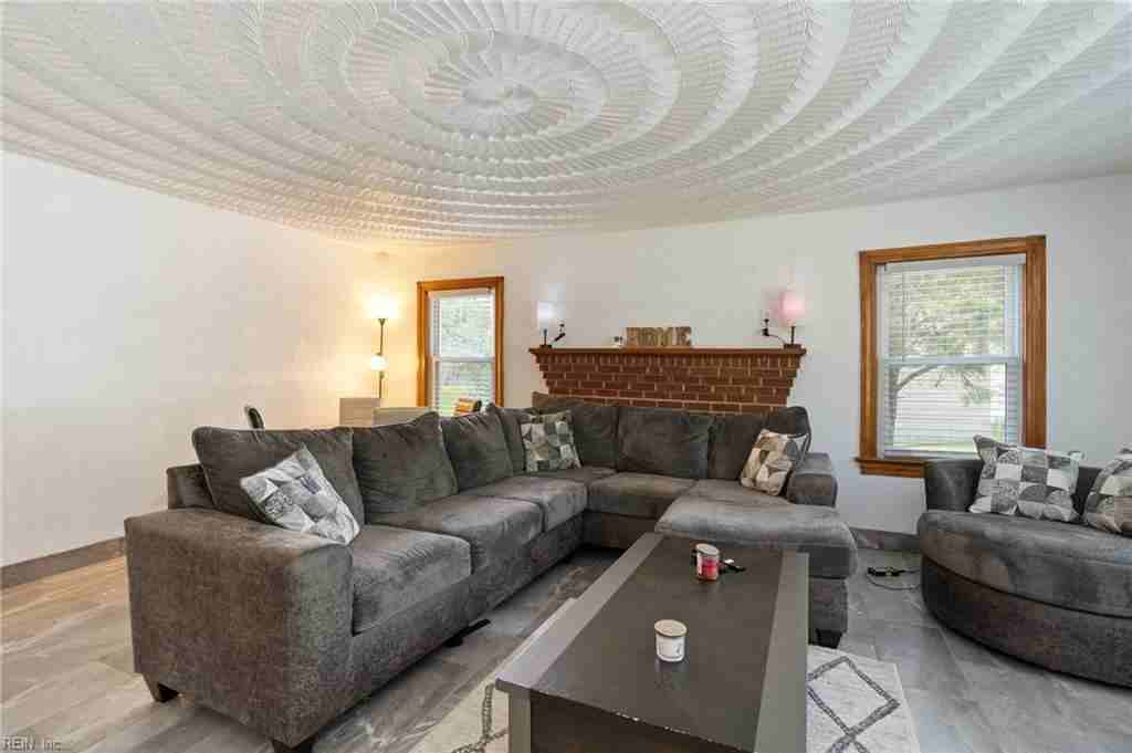 2220 Rodgers St #1 - Photo 4 of 18