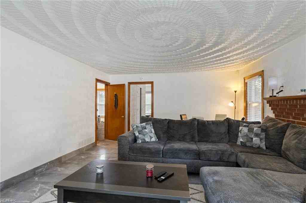 2220 Rodgers St #1 - Photo 5 of 18