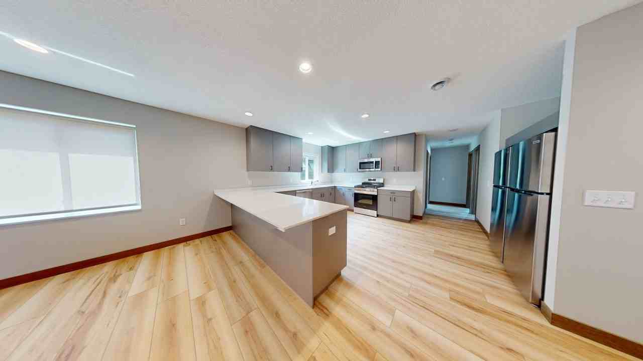 882 20th Ave SE - Photo 5 of 18