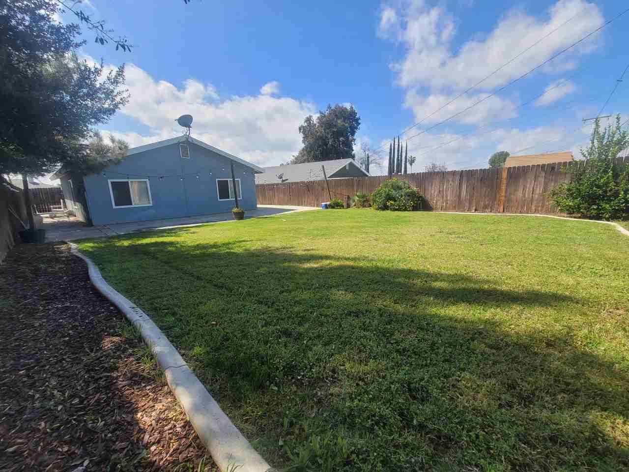 35054 Beech Ave - Photo 3 of 16