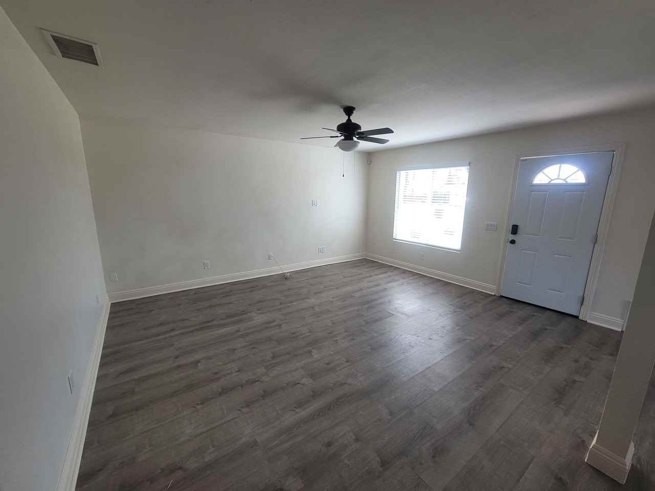 35054 Beech Ave - Photo 5 of 16