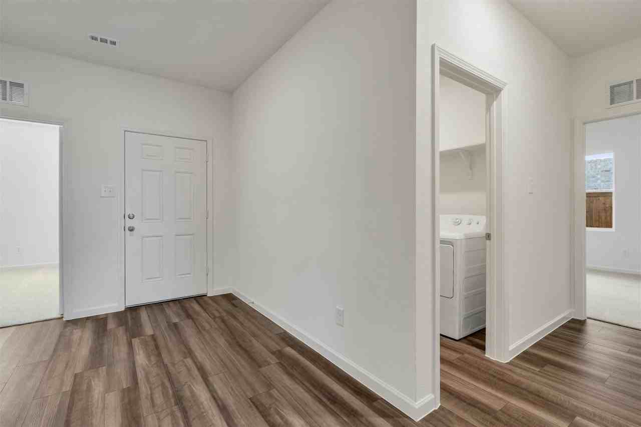 1253 Herring Dr - Photo 3 of 22