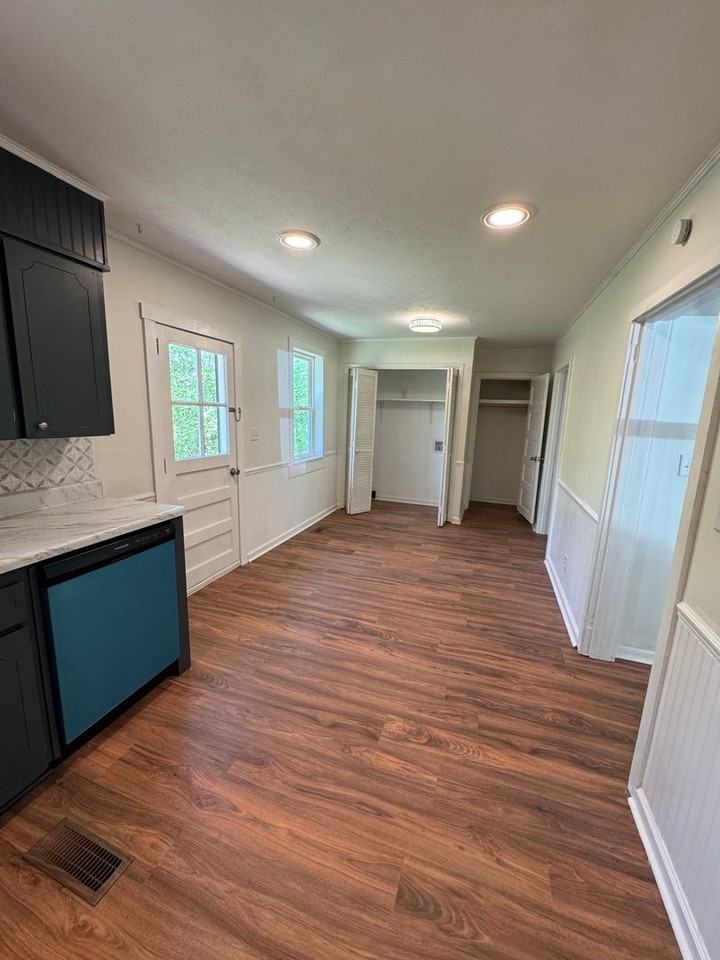 5510 Chandler St - Photo 4 of 9