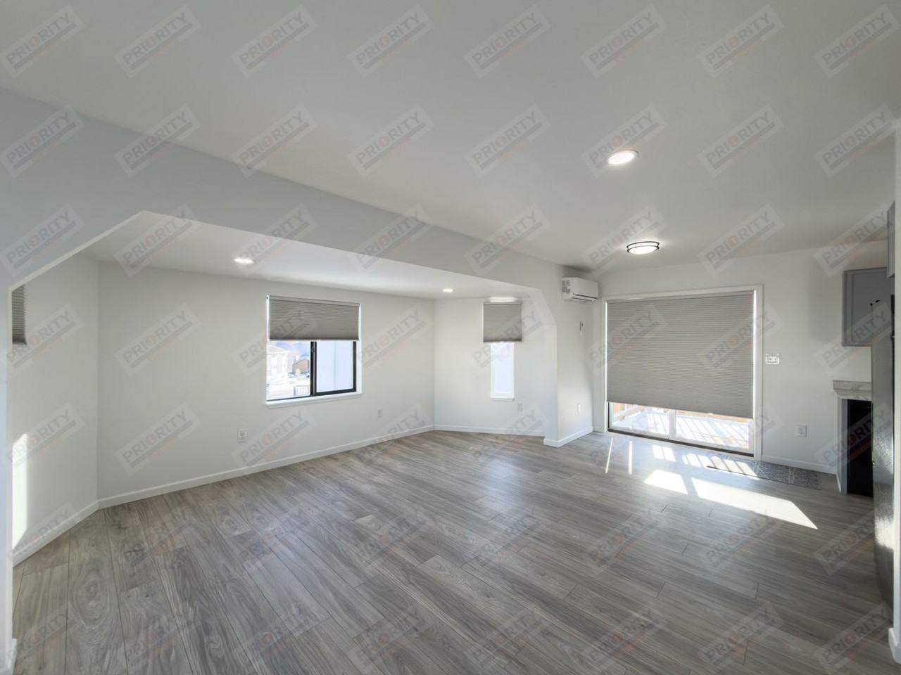 430 Oregon Ave - Photo 3 of 23