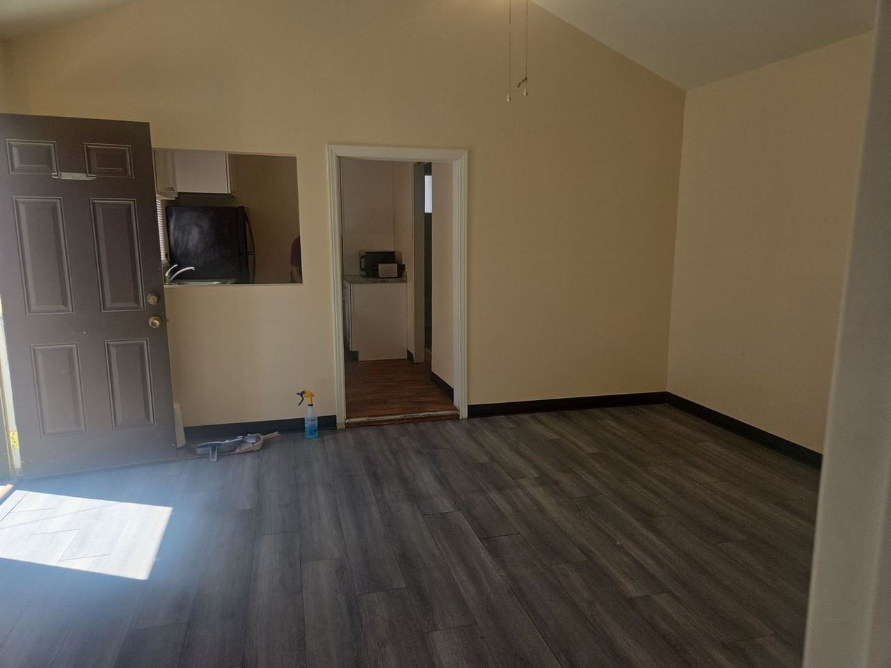 561 E 20th St - Photo 6 of 23